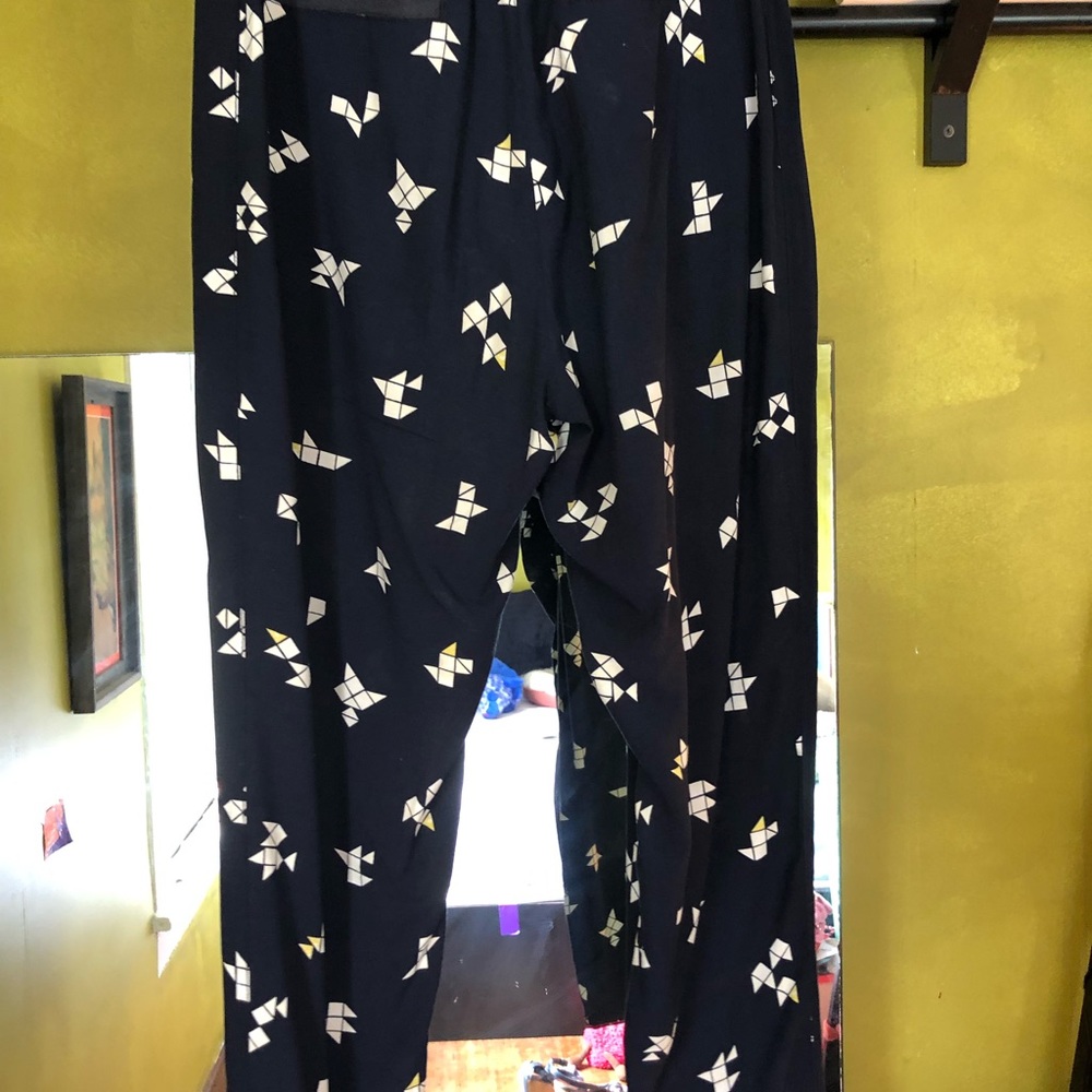 Drawstring Pant With Geometric Pattern - image 3